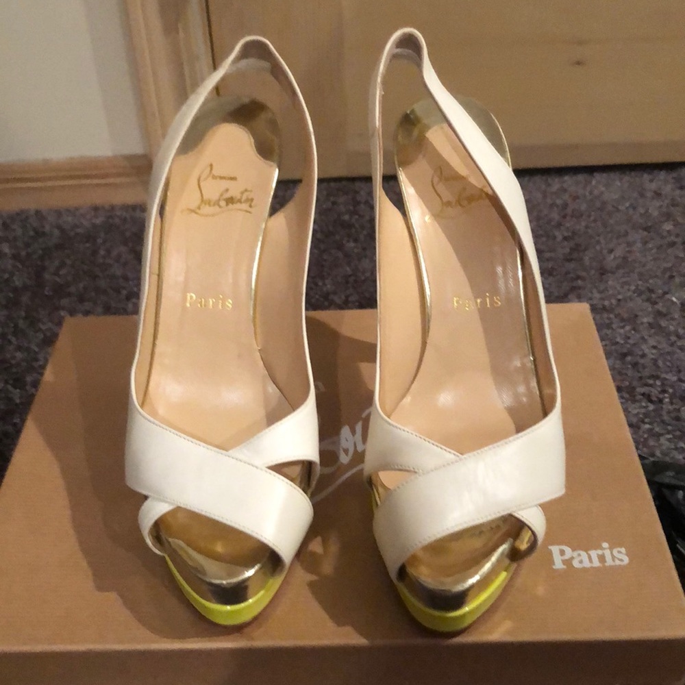 Like new! Christian louboutin slingback sandals.